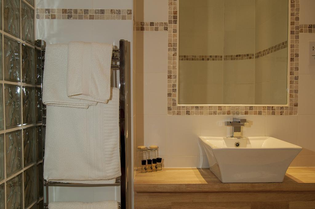 Clarence Court Hotel Cheltenham Zewnętrze zdjęcie