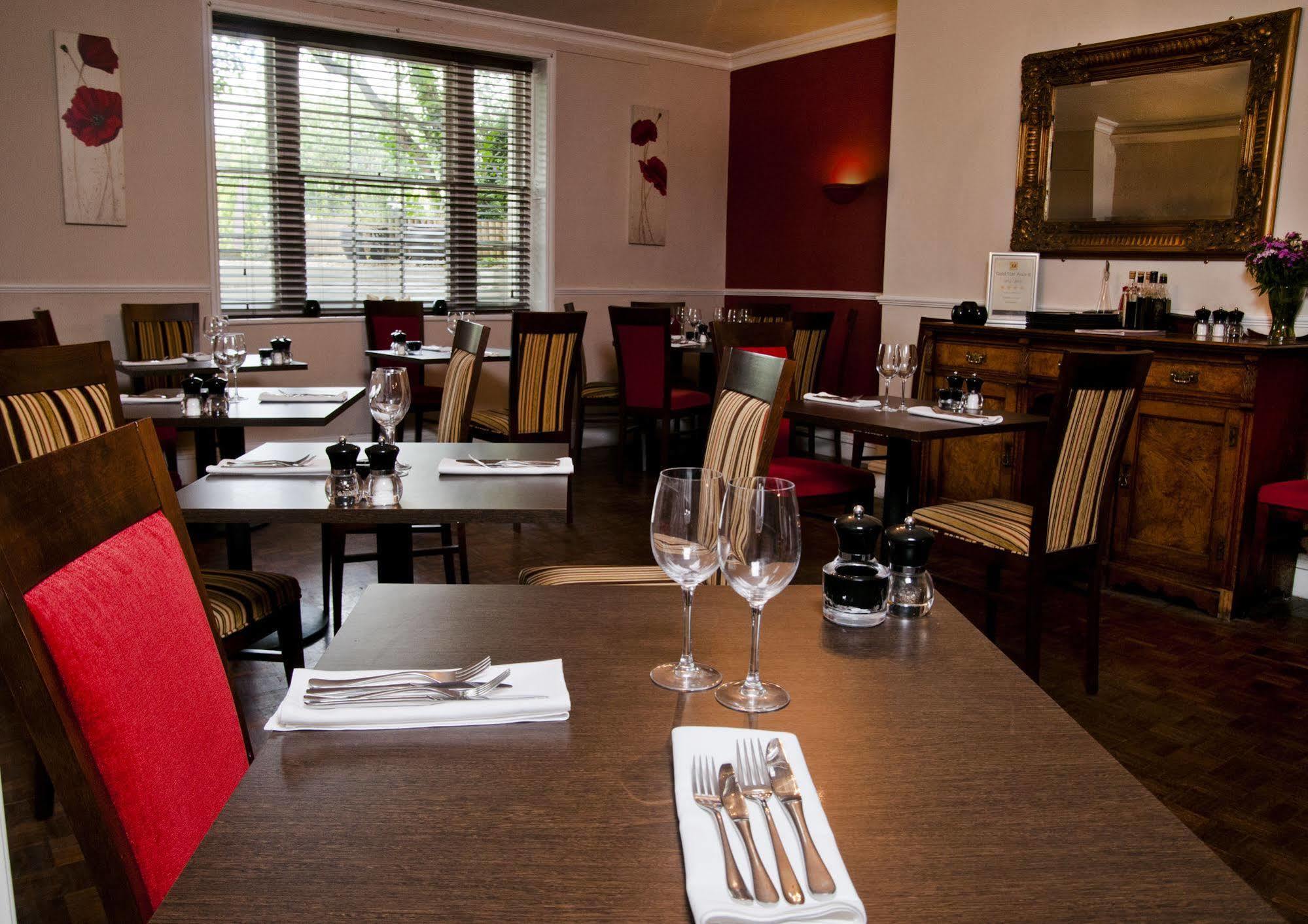 Clarence Court Hotel Cheltenham Zewnętrze zdjęcie