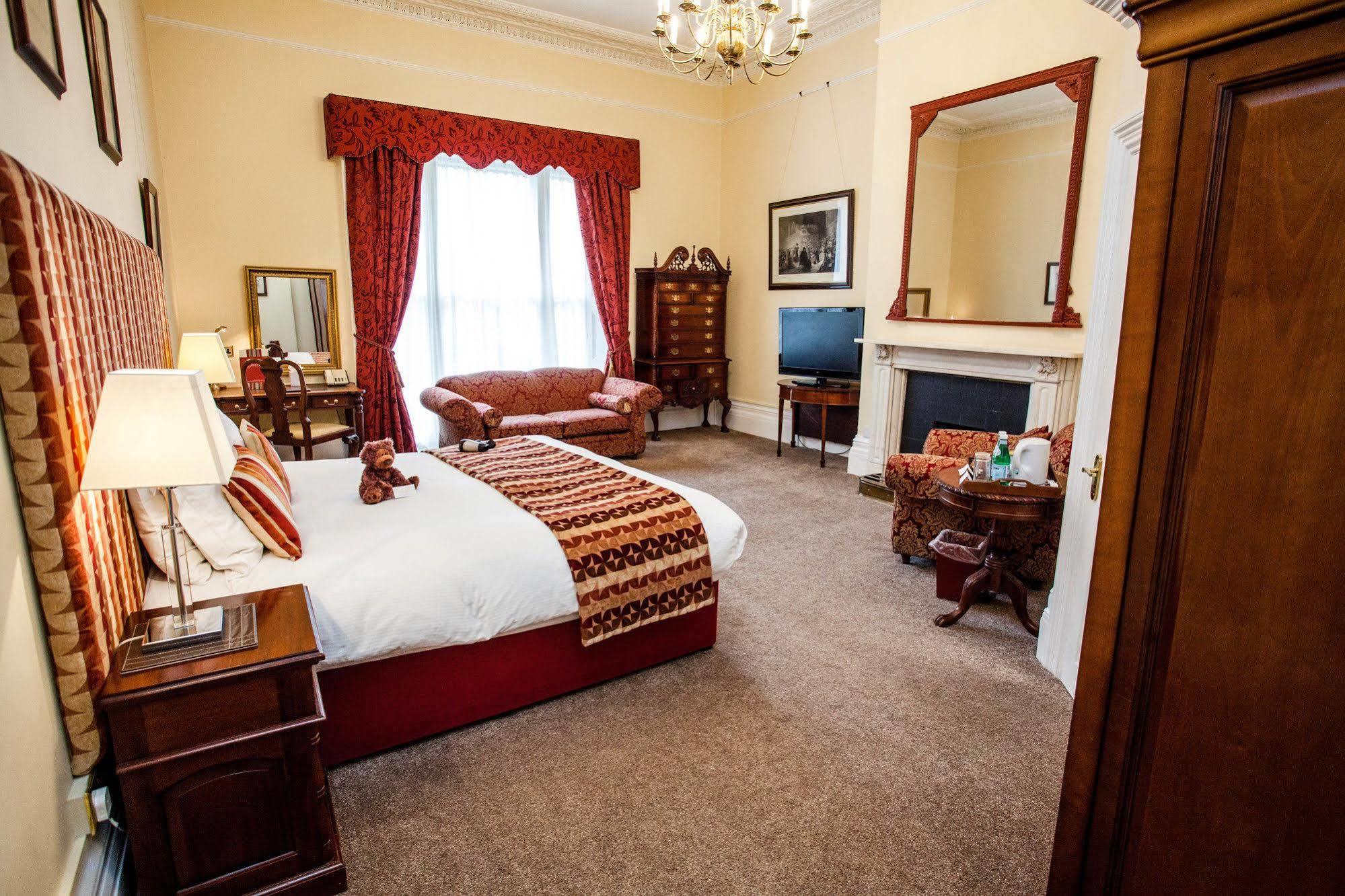 Clarence Court Hotel Cheltenham Zewnętrze zdjęcie